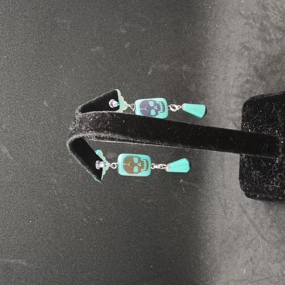 Nwot handmade beaded dangle earrings - Picture 3 of 3